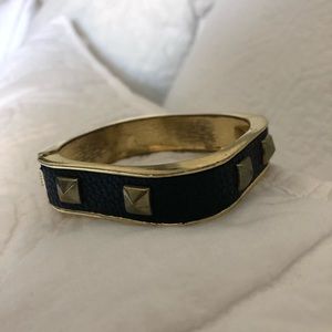 Leather stud bracelet